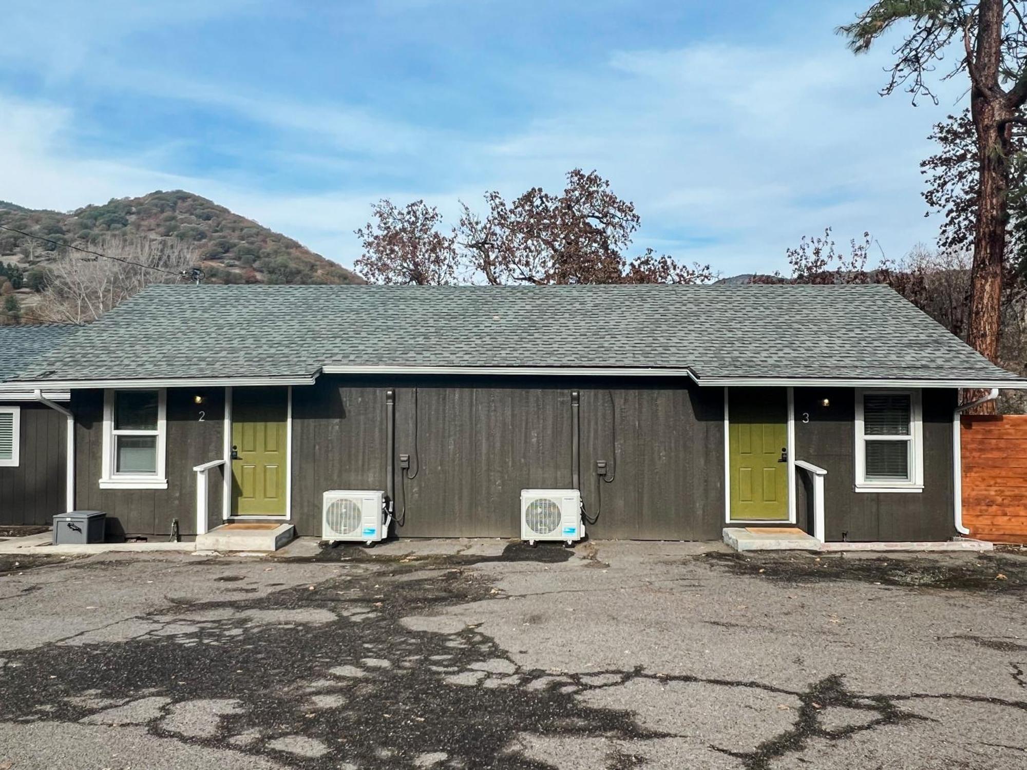 Waterfront River Apartments Rogue River Exterior photo